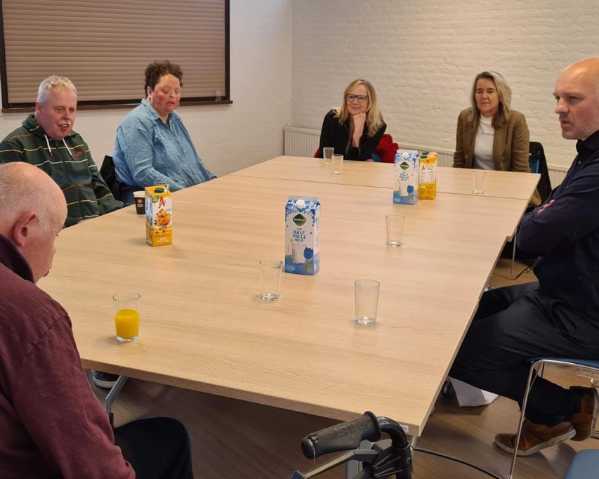 VGN delegatie in gesprek met bewoners Bartimeus