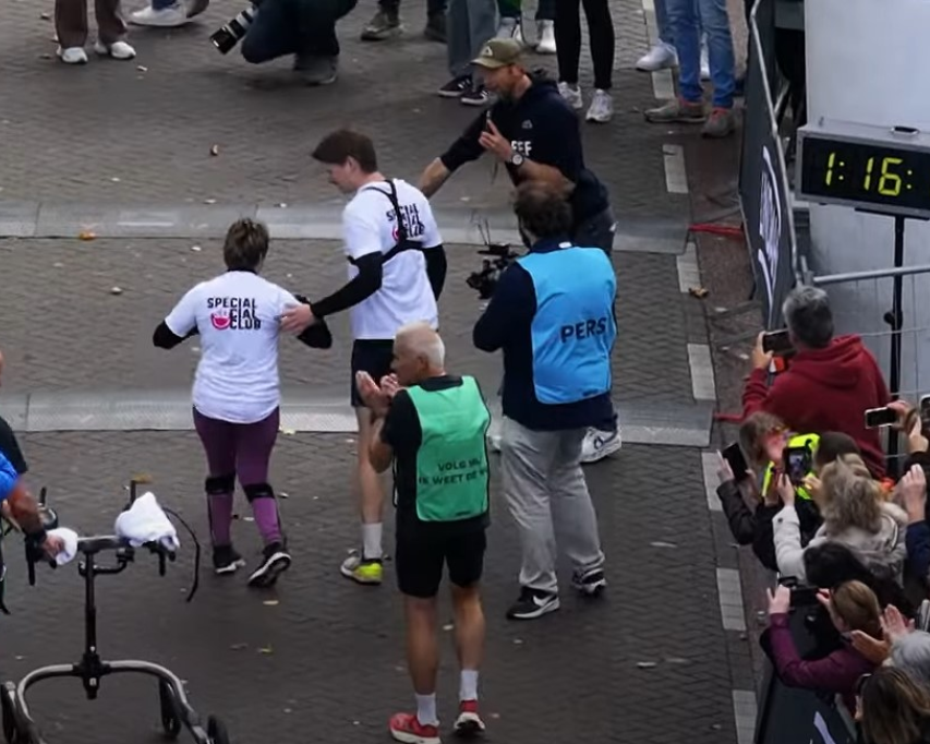 Tessa bij de finish