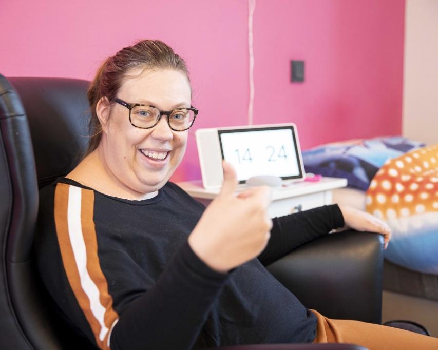 Melissa met haar duim omhoog