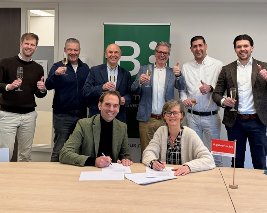 Ondertekening contract Bartiméus - Hertek