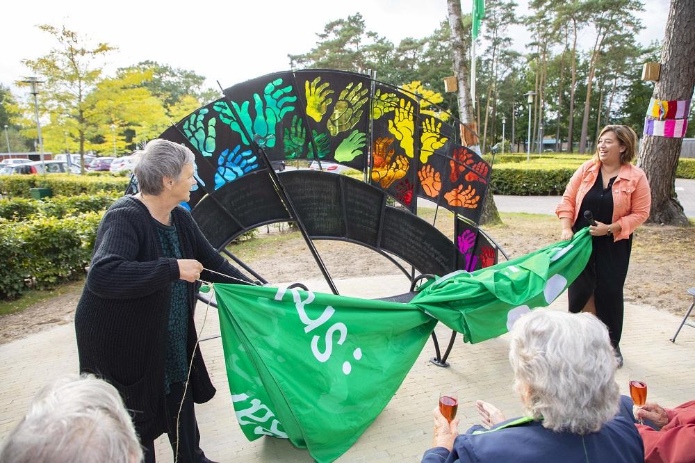 Onthulling zitbank