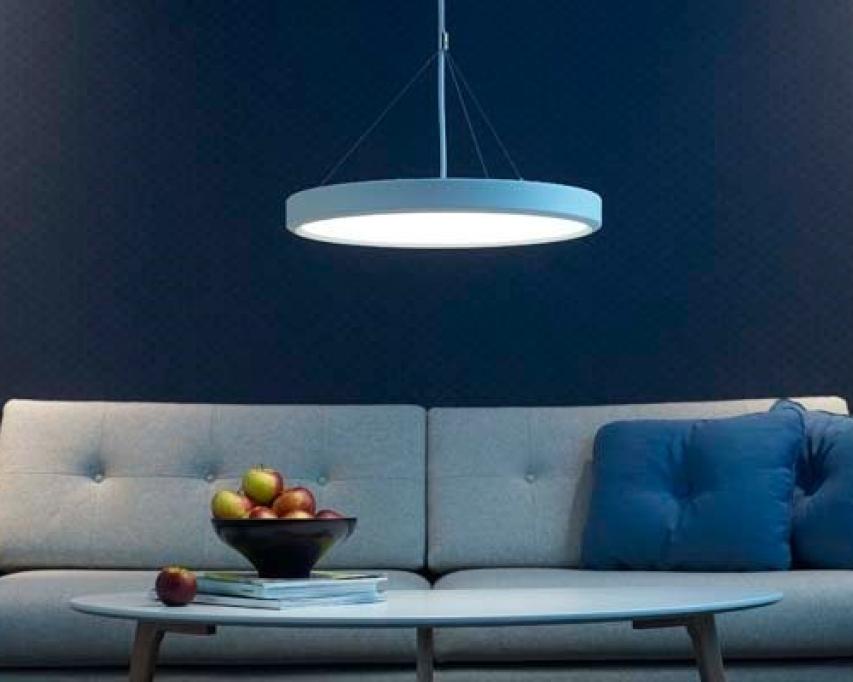 Lamp boven bank