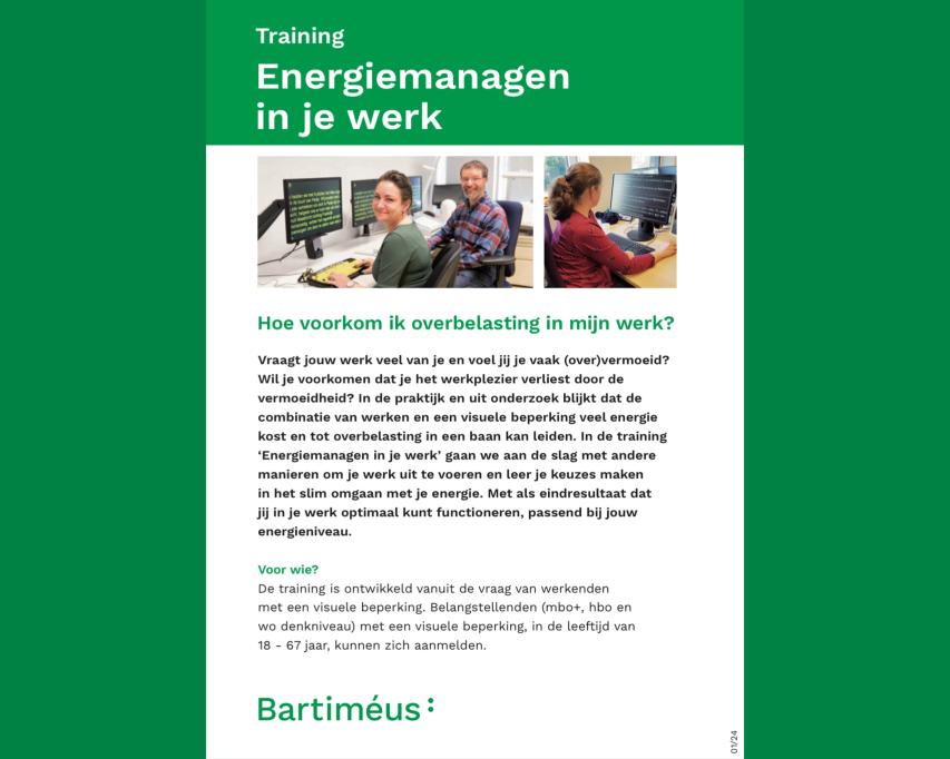 Voorblad van de flyer met 2 mensen achter de computer