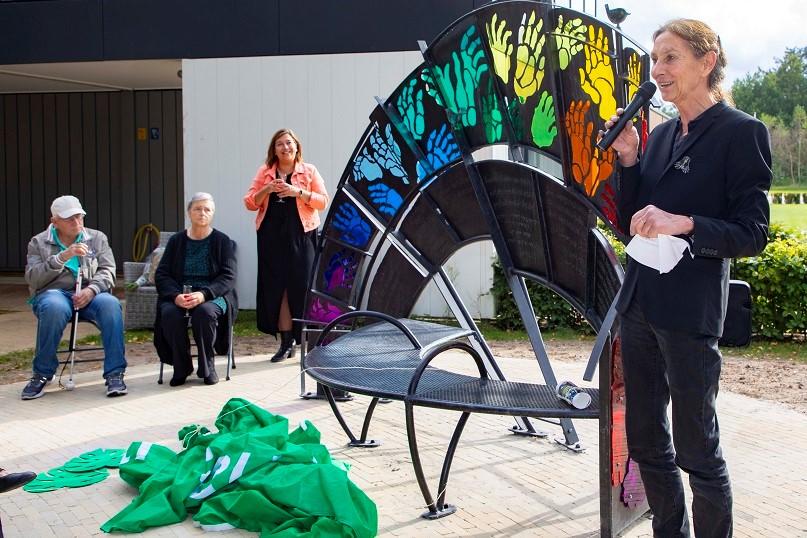 Onthulling zitbank