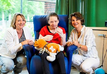 Foto met de zussen Corinne, Lisette en Manon